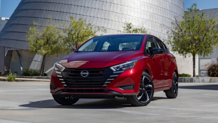 Nissan Almera Versa facelift 01