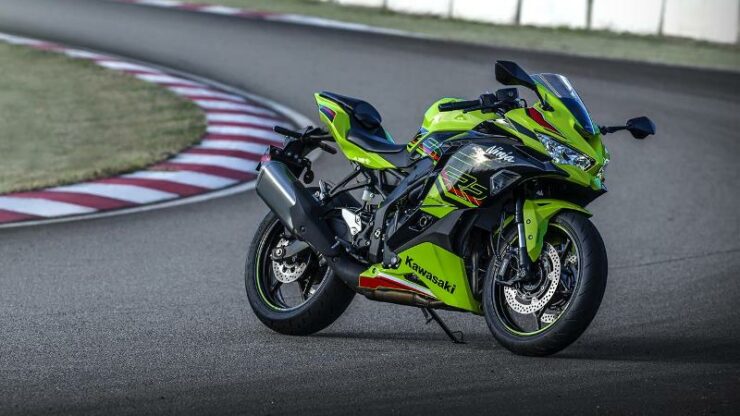 Kawasaki Ninja ZX-4RR 02
