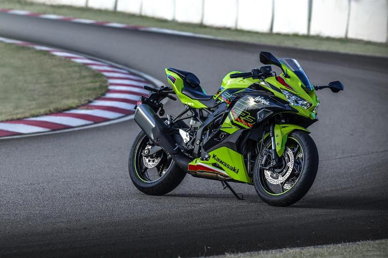 Kawasaki Ninja ZX-4RR 02