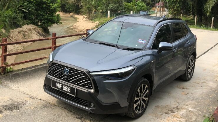 toyota corolla cross hybrid pandu uji thumb