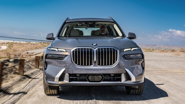 1. BMW X7 xDrive40i