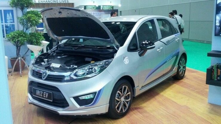 proton iriz ev 01