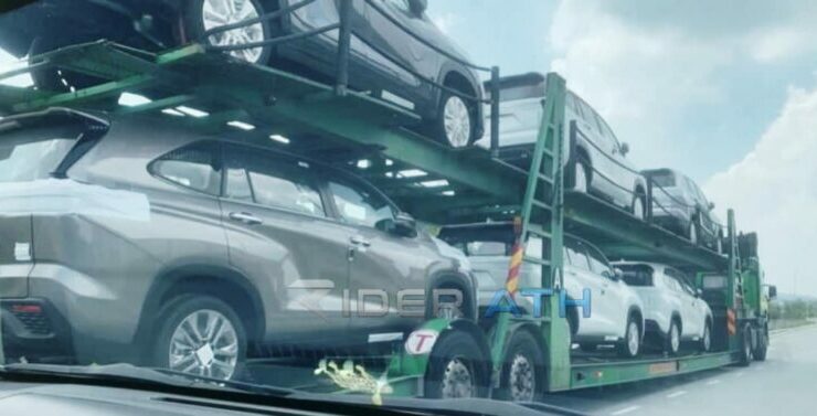 Toyota Innova Zenix treler 01