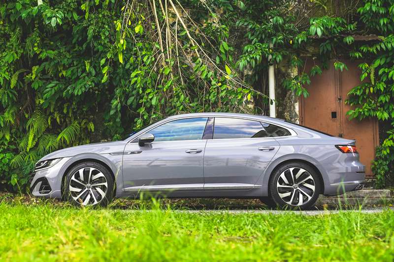 Volkswagen Arteon R-Line IQ.DRIVE 1