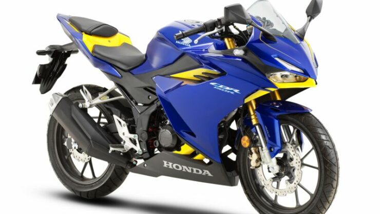 Honda CBR150R Pearl Nightfall Blue 01