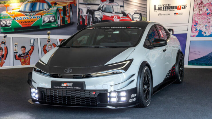 Toyota Prius 24h Le Mans Centennial GR Edition 01