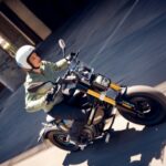 P90512799_highRes_the-new-bmw-ce-02-07