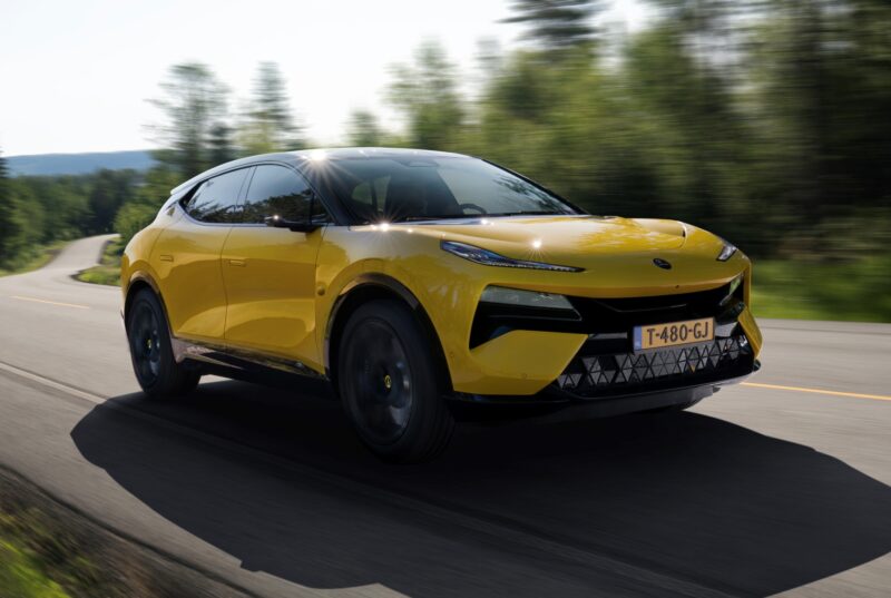 LOTUS_ELETRE-S_SOLAR-YELLOW_DYNAMIC_6