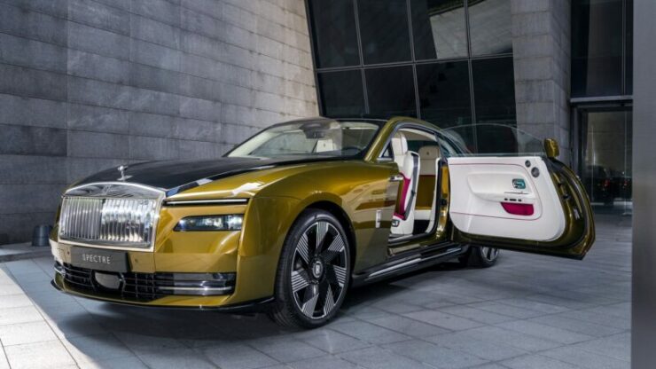 Rolls-Royce Spectre 01