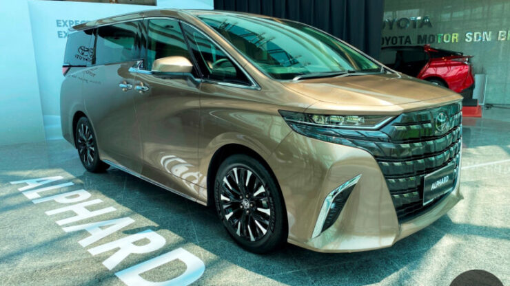 Toyota Alphard 01