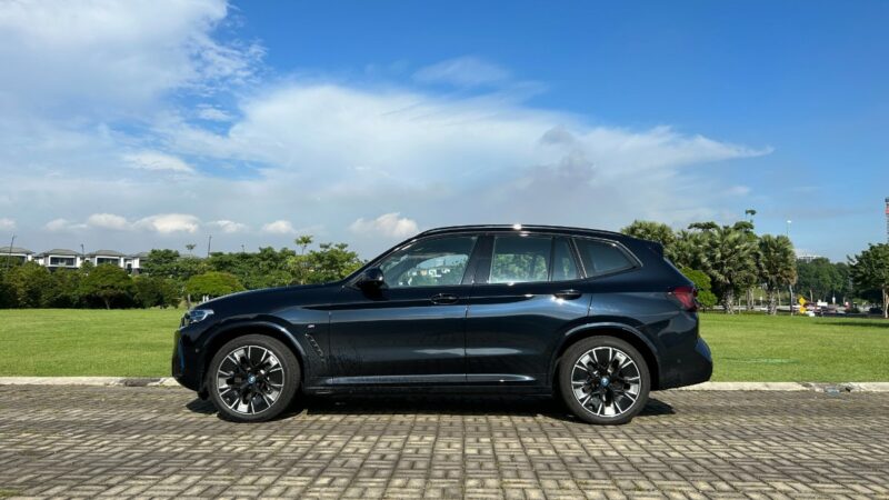 bmw ix3 m sport thumb