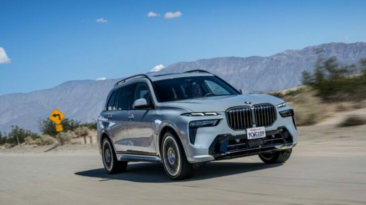 bmw x7 ckd 2023 01