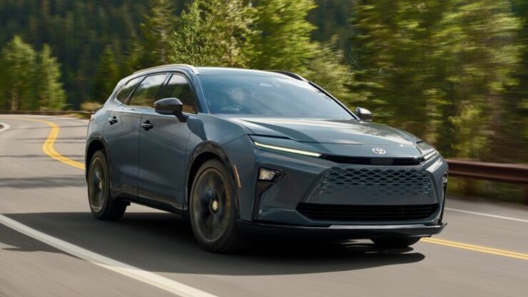 2025_Toyota_Crown_Signia_004