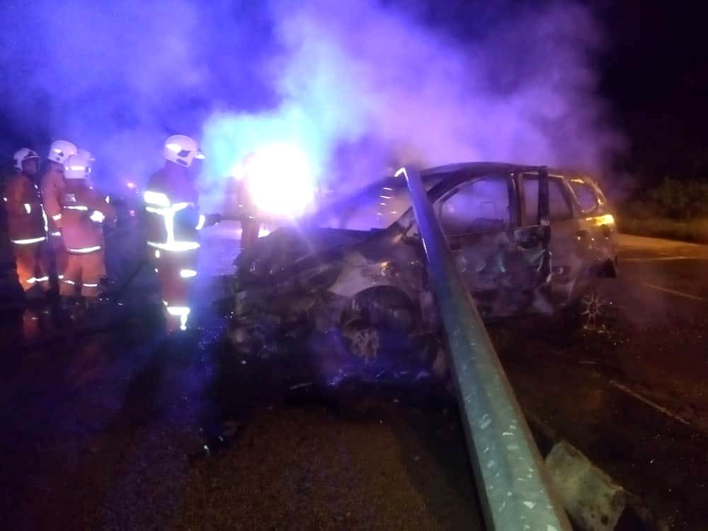 bayi rentung honda jazz terbakar 02