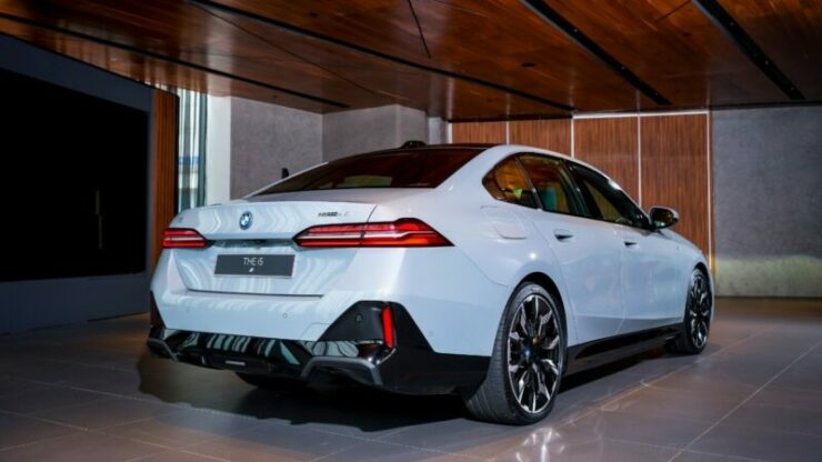 bmw i5 edrive40 official 03