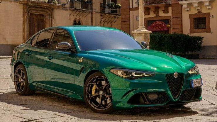 Alfa_Romeo-Giulia_Quadrifoglio_100th_Anniversary-2023-1280-01