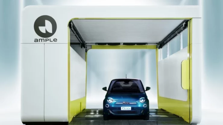 fiat-500e-on-ample-battery-swap-station