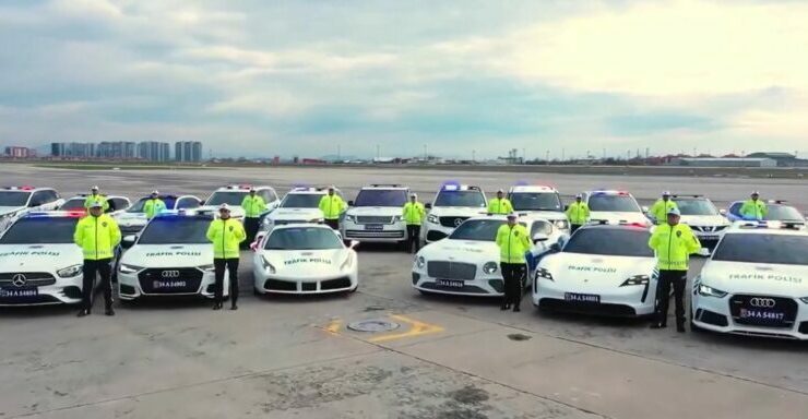 kereta peronda polis trafik turki 01