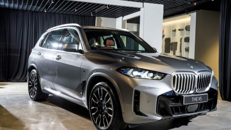 02. The New BMW X5 xDrive50e