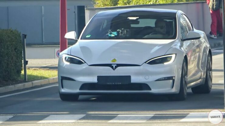 why-is-ferrari-testing-a-tesla-model-s-plaid-in-maranello_2