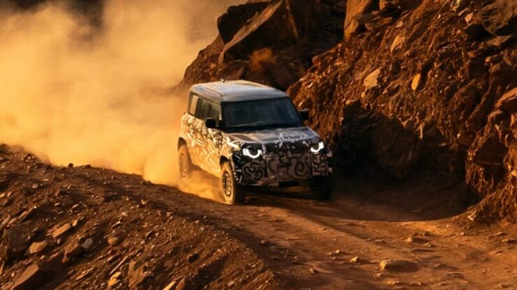 Land Rover Defender Octa teaser 01