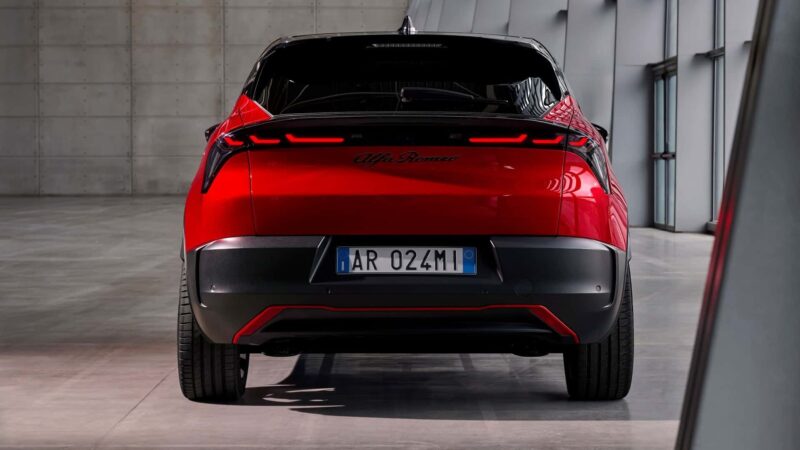 Alfa Romeo Milano 05