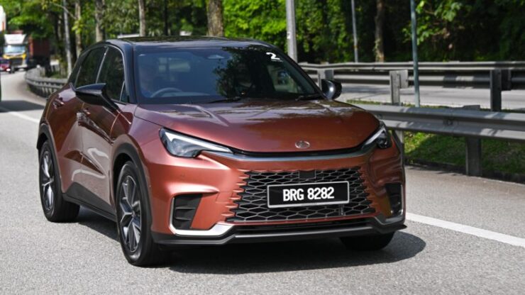 LEXUS LBX MEDIA DRIVE (2)