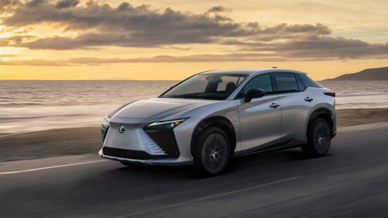 Lexus AOC Summer Collection Still RZ Lifestyle_06_16x9_JPG