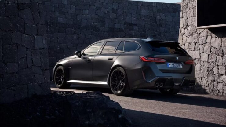 BMW M5 Touring 2025 12