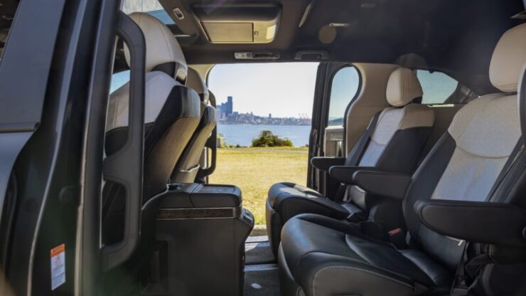 Toyota_2025-Sienna_Platinum_0004