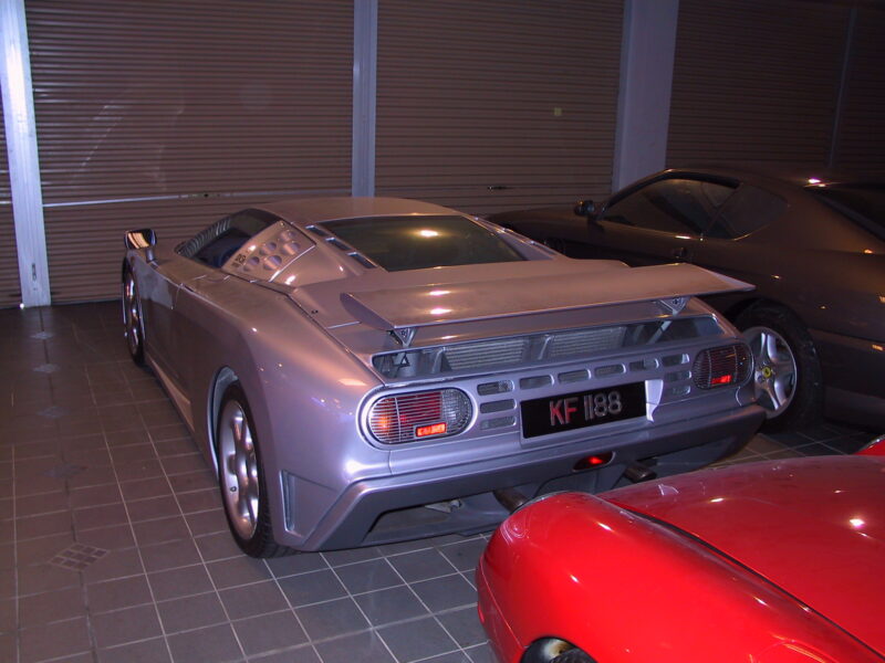 BUGATTI EB110 SS (2)