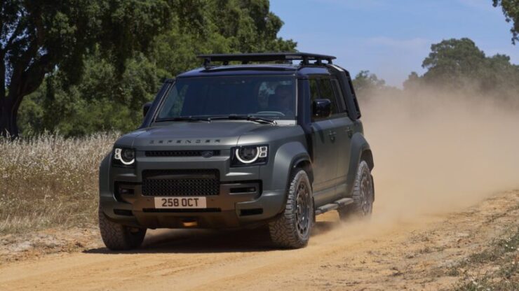 Land-Rover-Defender-Octa_offroad-10