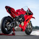 MY25_Ducati_Panigale_V4s_040_UC688250_High