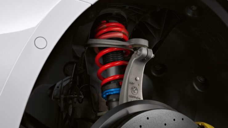 P90393929_highRes_the-bmw-m5-and-bmw-m-suspension
