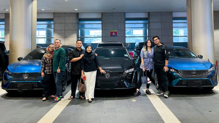 Three lucky new PEUGEOT 408 owners win a trip to Paris