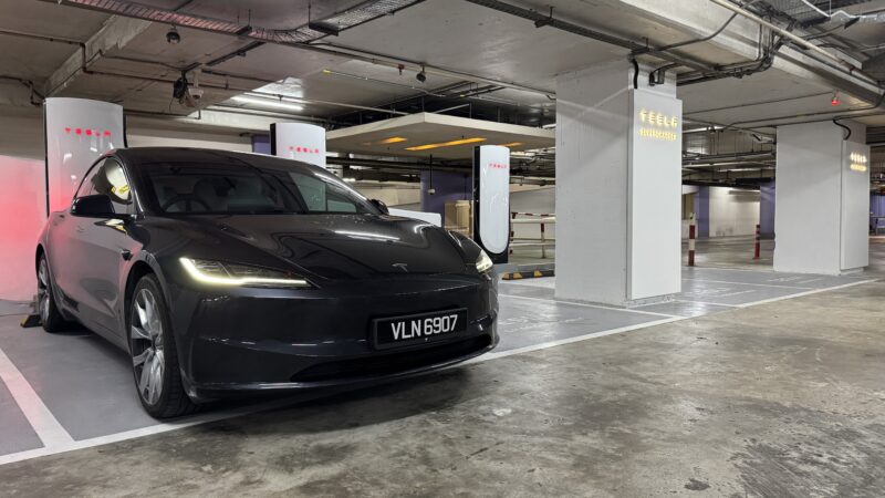 Tesla Supercharger V4 The Gardens Mall (1)