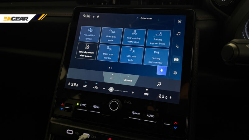 LEXUS LBX LUXURY (36)