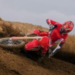 05 – SOP – MY26_DESMO450_MX_DYNAMICS _18__UC804806_High