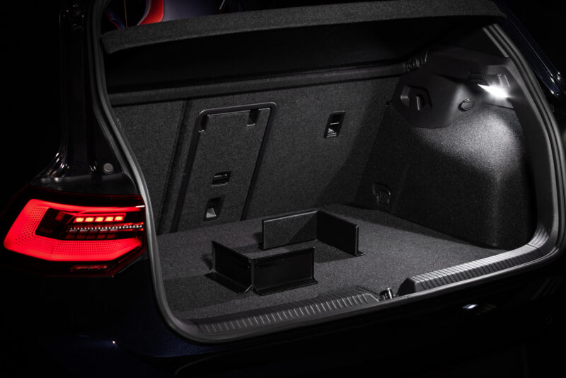 VW_Golf_GTI_Black_Edition_Cargo_Elements