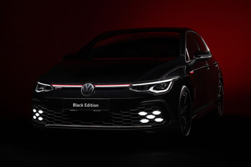 VW_Golf_GTI_Black_Edition_Front_Quarter