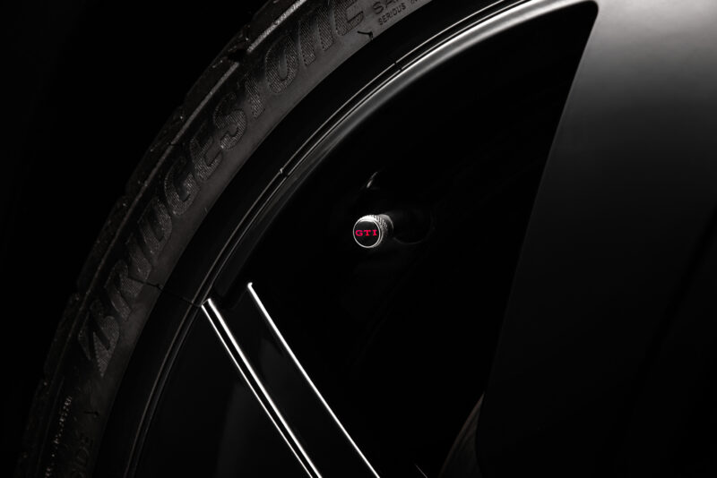 VW_Golf_GTI_Black_Edition_Valve_Cap