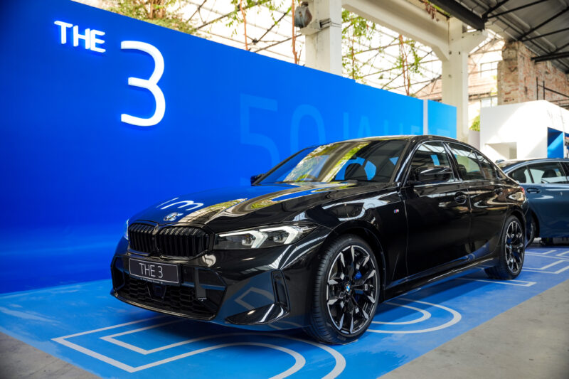 02. The New BMW 330i M Sport