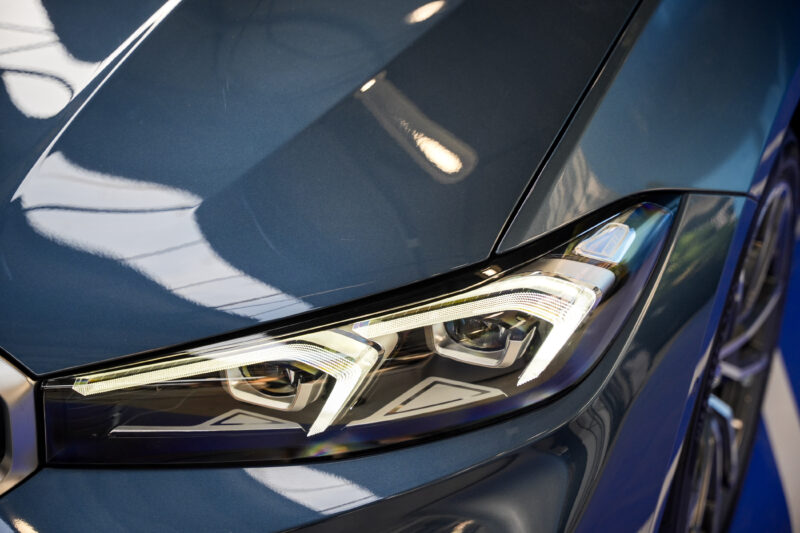 05. The New BMW 320i Sport