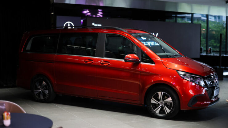 Mercedes-Benz EQV300 2025 (3)