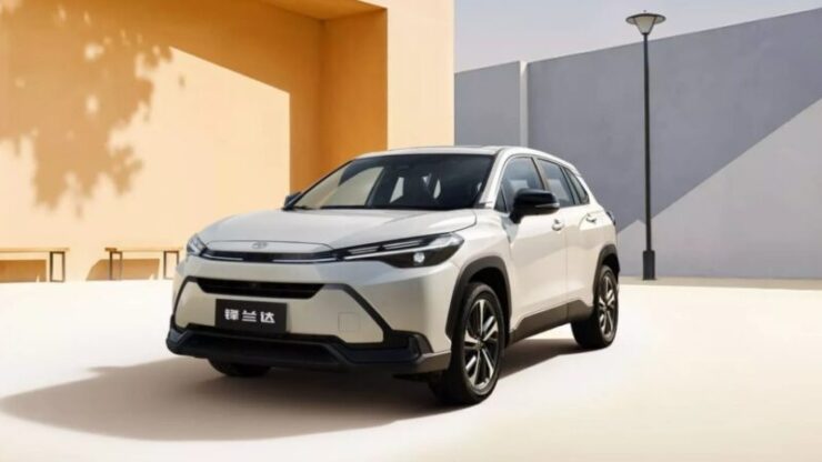 Toyota Frontlander 2025 02