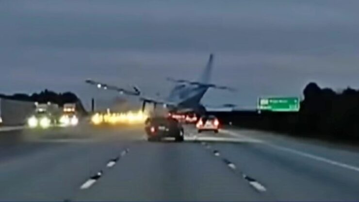 Toyota Camry pesawat