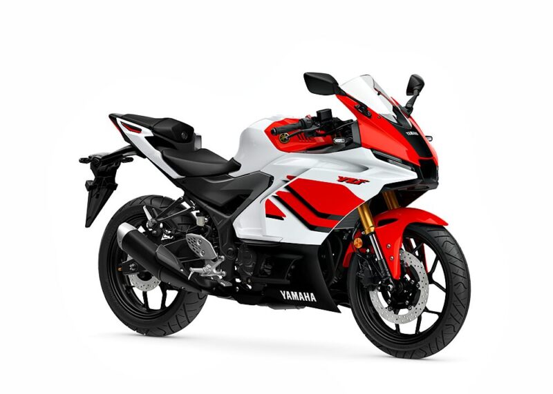 Yamaha YZF R25 70th Anniversary Edition Jepun.01