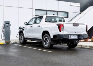 Pengecasan pantas sehingga 150kW untuk HiLux BEV.
