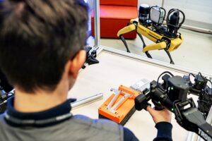 Robot Humanoid di Kilang Kumpulan BMW Leipzig.11