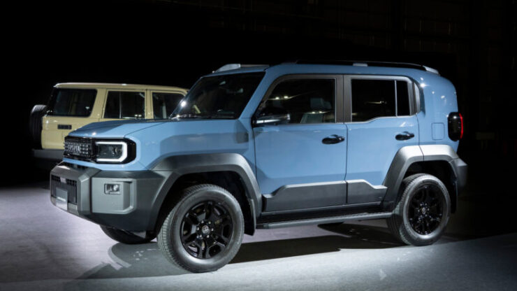 Toyota Land Cruiser FJ Exterior